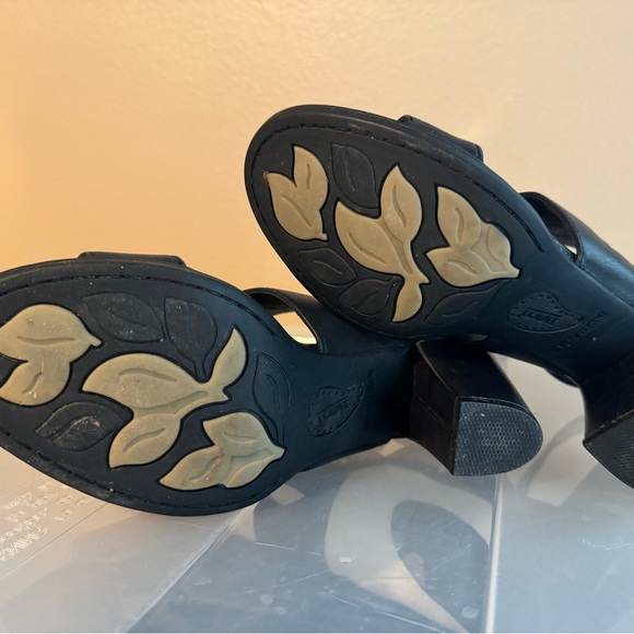 Born Cindie Sandals size 7 - Picture 7 of 8